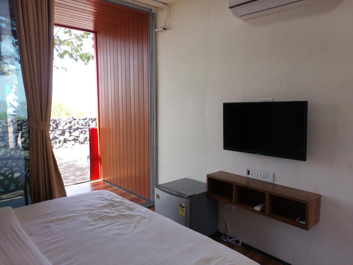 The Koasta Sea View Resort Korlai Exterior photo